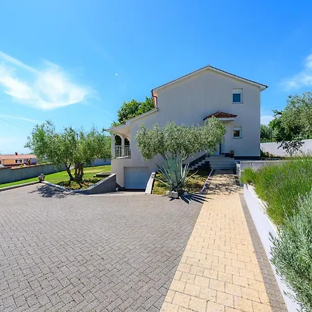 Villa Elisa With View