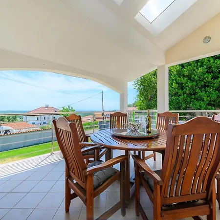 Villa Elisa With View *