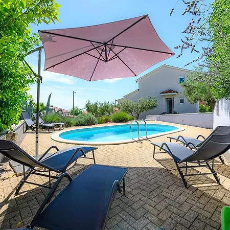Villa Elisa With View